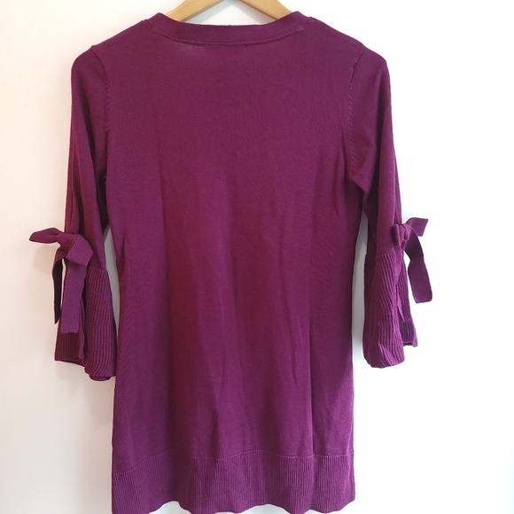 Isaac Mizrahi Live  V Neck Sweater with Bell  Sleeves Size XXS - Picture 10 of 12